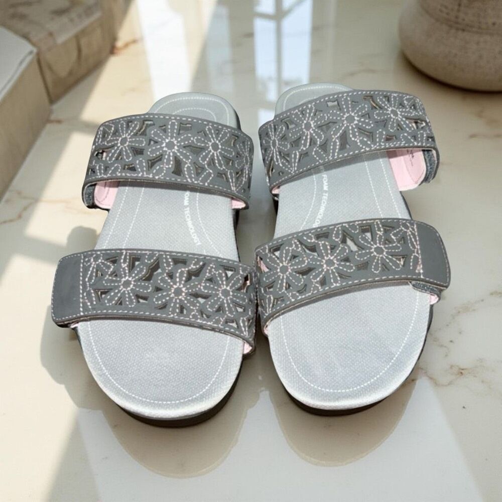 JBU SPORT Gray Floral Perforated Wildflower Round Toe Wedge Sandals Size 6.5